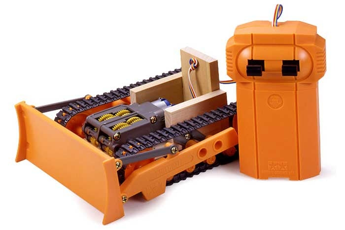 TAMIYA BULL DOZER Kit